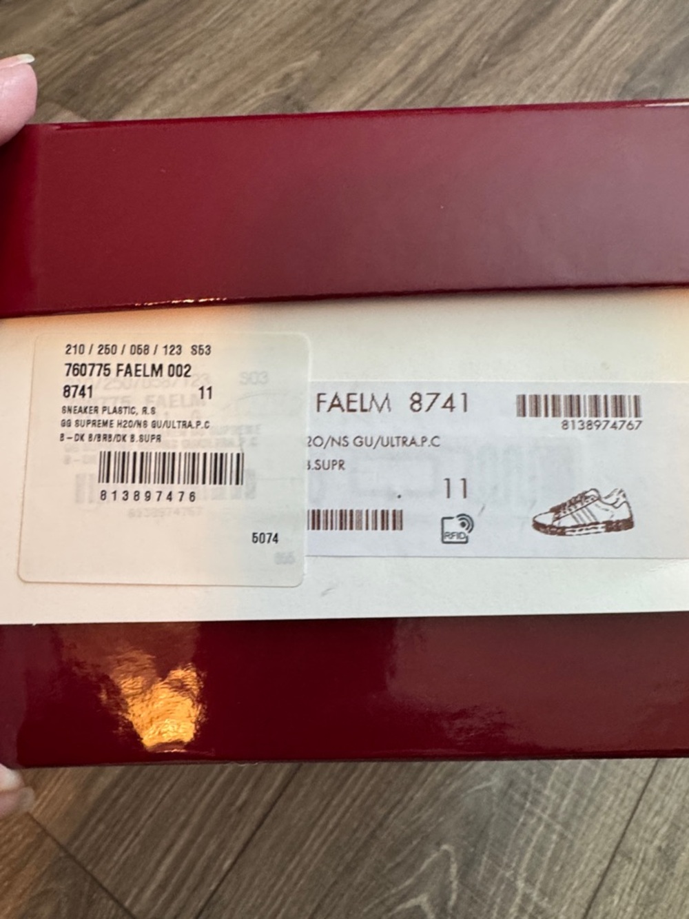 Gucci Navy & Red Web Stripe Low-Top Sneakers - Picture 10 of 10